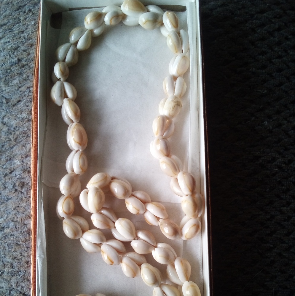 Vintage puka shell necklace